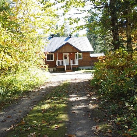 Chalet Riviere - Bord De Riviere - Romantique Сент-Алексис-де-Мон Экстерьер фото