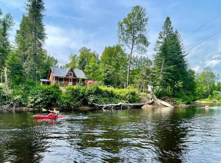 Chalet Riviere - Bord De Riviere - Romantique Сент-Алексис-де-Мон Экстерьер фото