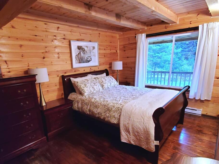 Chalet Riviere - Bord De Riviere - Romantique Сент-Алексис-де-Мон Экстерьер фото